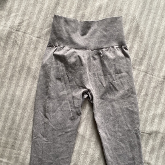 Contour Grey Leggings - Picture 2 of 2
